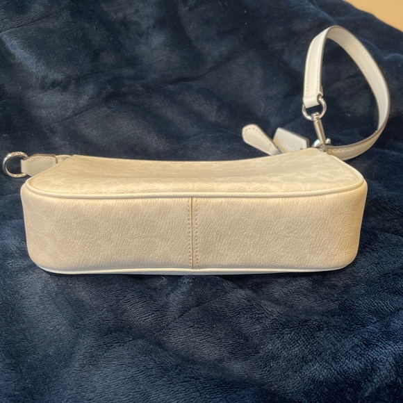 NWOT Coach Nolita 19 Signature Canvas Wristlet Glacier White Silver Hardware - Picture 5 of 12